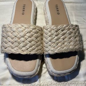 Torrid Raffia Platform Slide (WW) Size 8WW